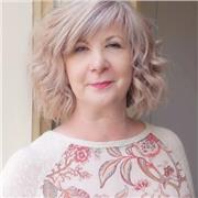 Certified tutor eager to help improve your English . Friendly ,supportive, patient. Isegnante Inglese offre lezioni tutti livelli